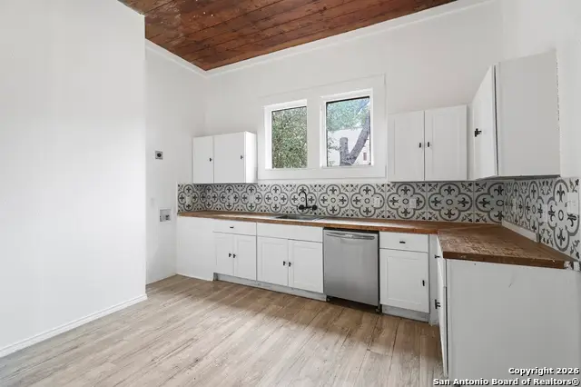 2106 Saunders, San Antonio, TX 78207 - Image #2