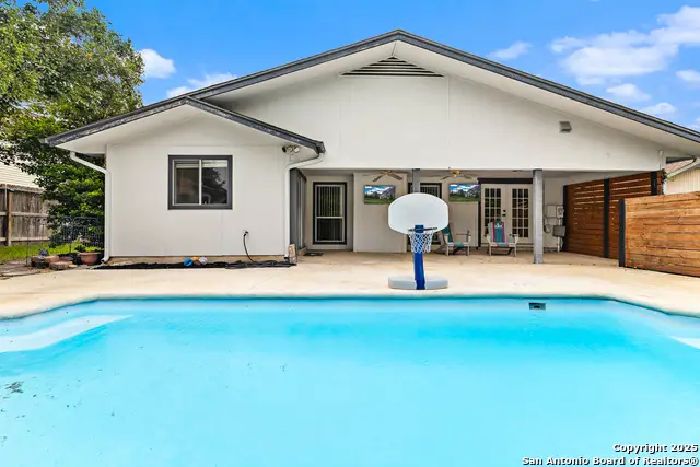 133 Bolerio, Universal City, TX 78148 - Image #2