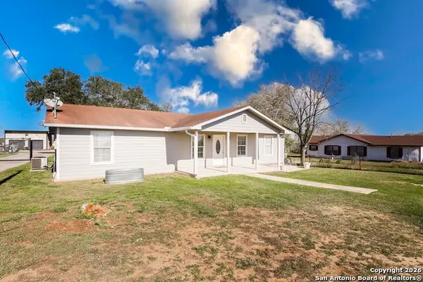 7924 County Road 128, Floresville, TX 78114