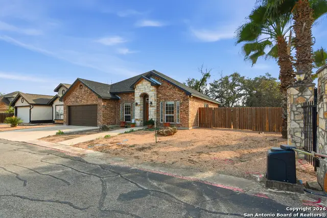 101 N Sutton, Uvalde, TX 78801 - Image #1