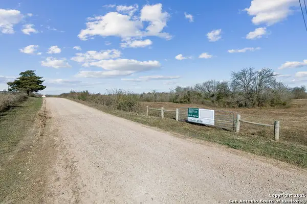 3424 Post Oak Point, New Ulm, TX 78950