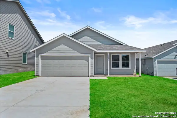 120 Autumn Trail, Floresville, TX 78114