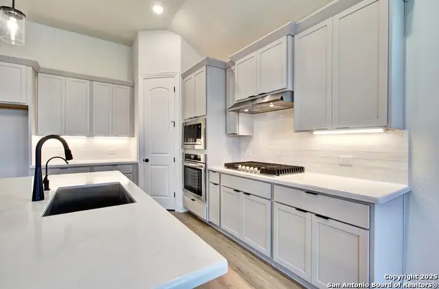 12197 Heartvine Parkway, Schertz, TX 78154 - Image #3