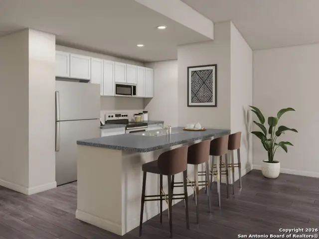 110 Sutton Place, Uvalde, TX 78801 - Image #2