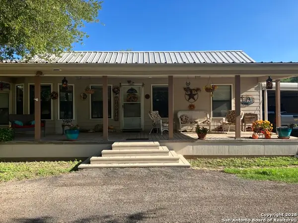 11529 Us Highway 90, Knippa, TX 78870