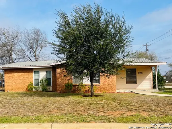 200 W Frio St, Dilley, TX 78017