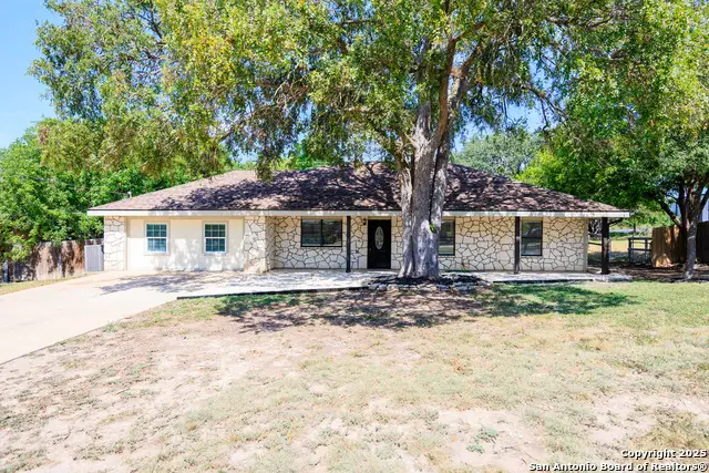 1716 Silver Saddle, Kerrville, TX 78028 - Image #3