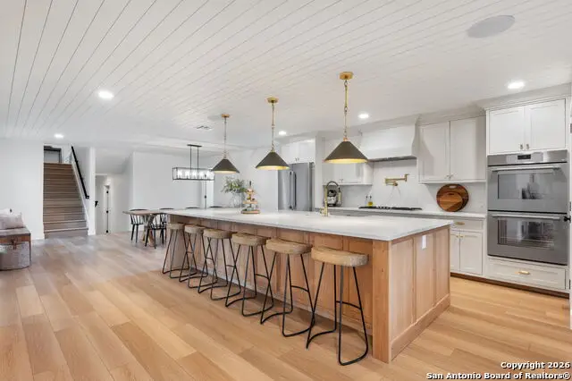 8345 Rolling Acres Trl, Fair Oaks Ranch, TX 78015 - Image #2