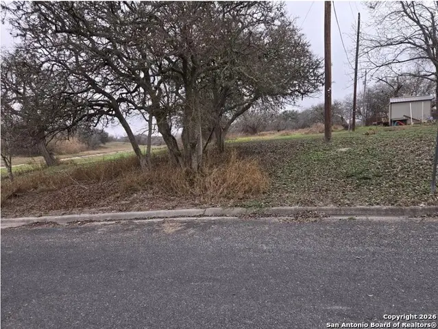 710 2nd, Beeville, TX 78102 - Image #2
