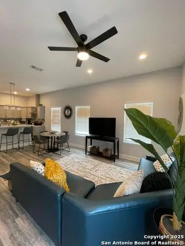 404 S Olive, San Antonio, TX 78203 - Image #2