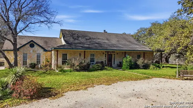 805 Paddy, Floresville, TX 78114 - Image #2