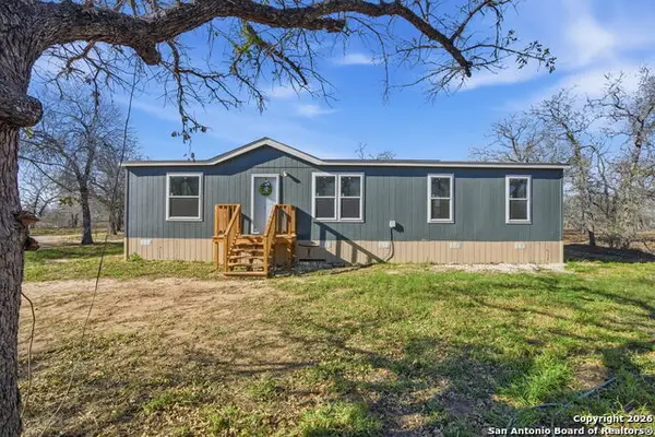 843 County Road 331, Floresville, TX 78114