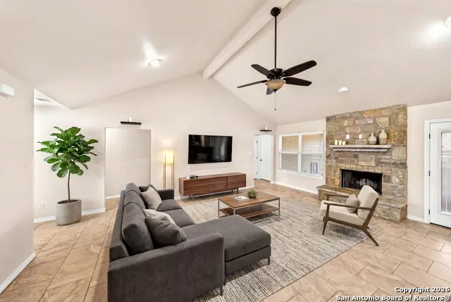 525 Enchanted Oak Dr, La Vernia, TX 78121 - Image #3