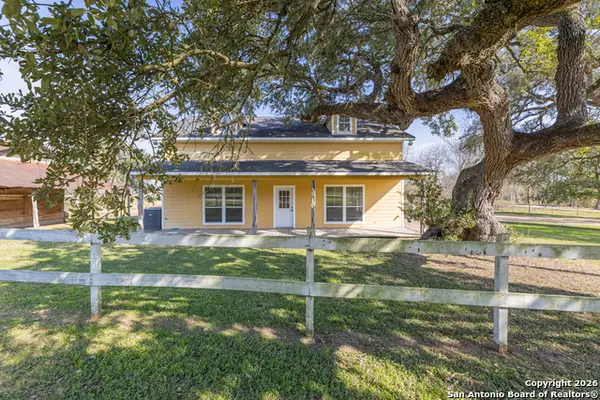 4419 Highway 71, Columbus, TX 78934