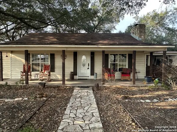 11739 County Road 401, Stockdale, TX 78160