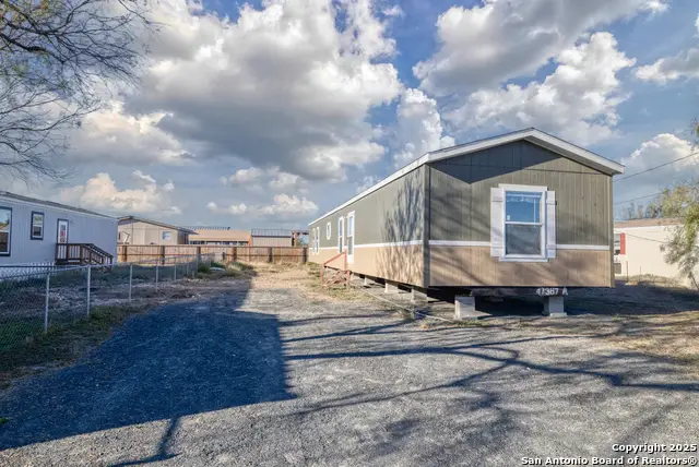 138 Senisa Drive, Uvalde, TX 78801 - Image #3