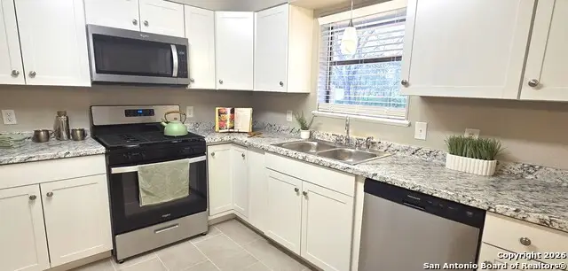 809 8th, Floresville, TX 78114 - Image #3