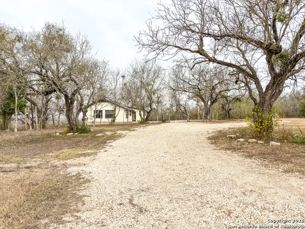 9557 Green Valley, Marion, TX 78124