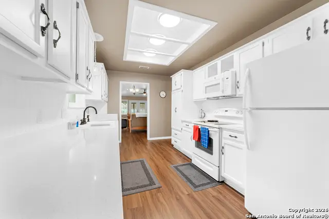 2505 Rogers Circle, Kerrville, TX 78028 - Image #2