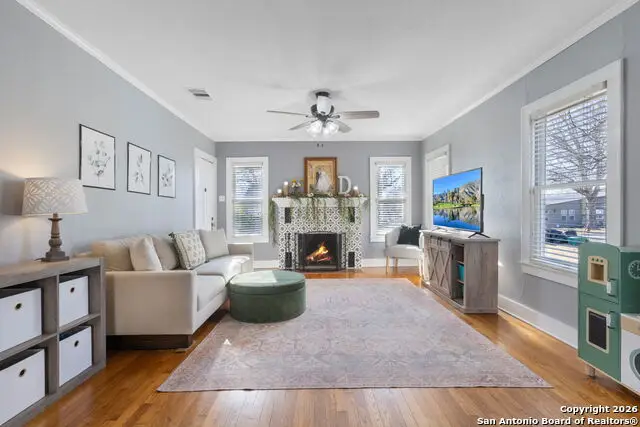 414 W Jefferson, Kerrville, TX 78028 - #3