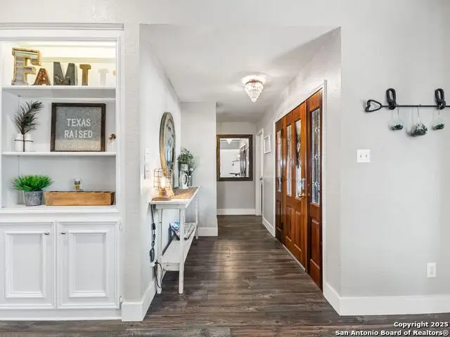 834 Candlewood Cir, New Braunfels, TX 78130 - Image #2