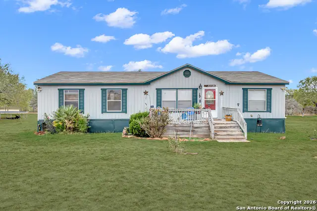 138 County Road 2665, Devine, TX 78016 - Image #1