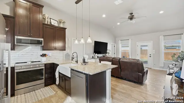 230 Navarro # 6-B, Seguin, TX 78155 - Image #1