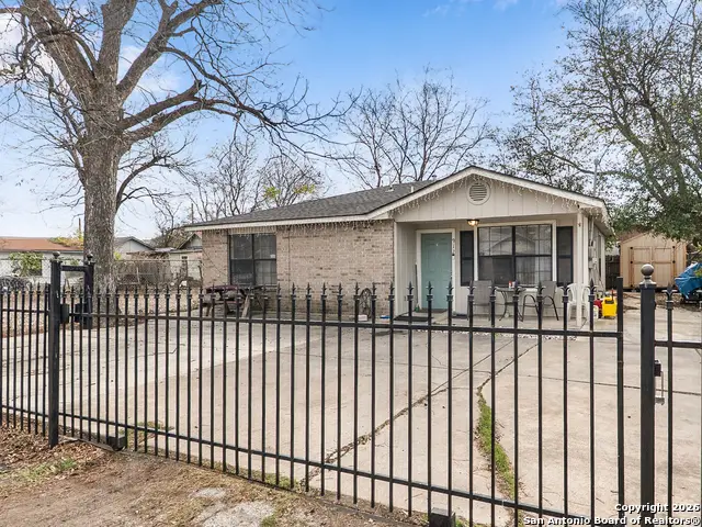 912 Torreon, San Antonio, TX 78207 - Image #2