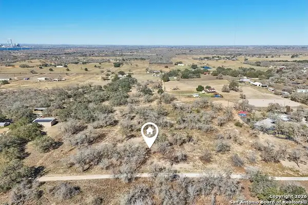 777 County Line Ln, San Antonio, TX 78223