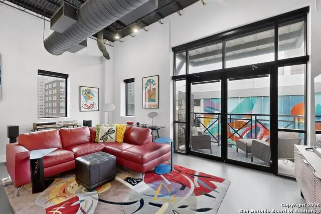 214 E Travis #402, San Antonio, TX 78205 - Image #2