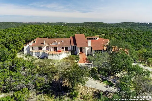 17050 Sunridge Pt, Helotes, TX 78023