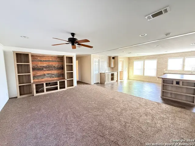 1009 County Road 773, Devine, TX 78016 - Image #2