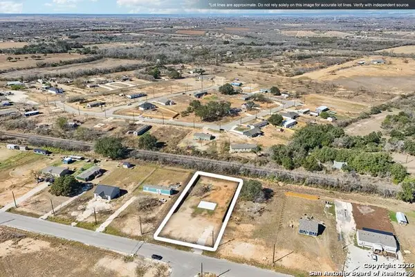 13003 Nuevo Arroyo Dr, Atascosa, TX 78002