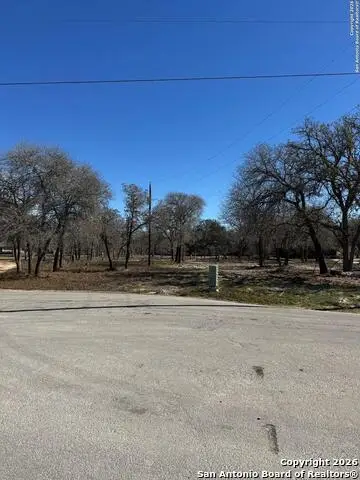 150 Oak Hollow, Floresville, TX 78114