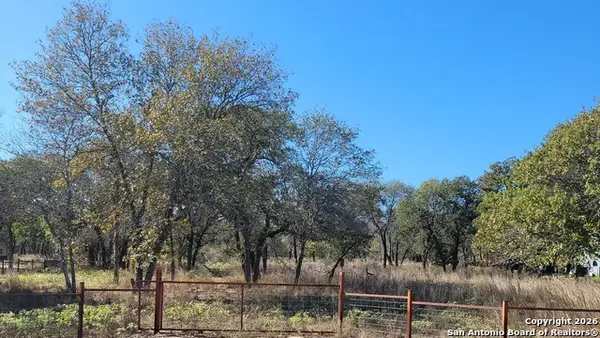 876 Evening Shade, Adkins, TX 78101