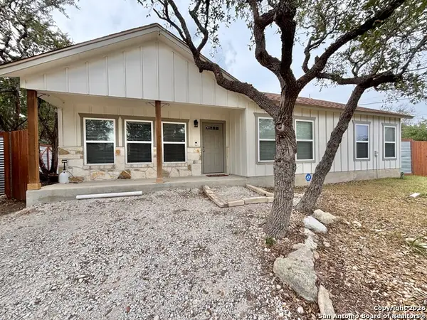 1376 Hedgestone, Canyon Lake, TX 78133