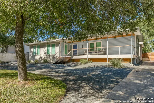 825 Garraty, Terrell Hills, TX 78209