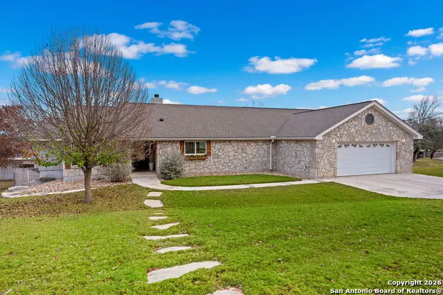 138 W Holly Hill Dr, Ingram, TX 78025 - Image #2