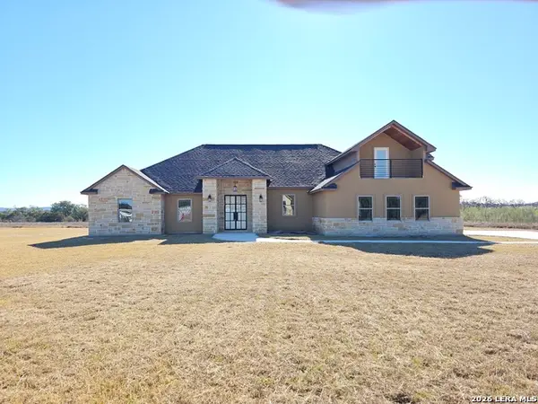 956 Horseshoe Falls, Bandera, TX 78003