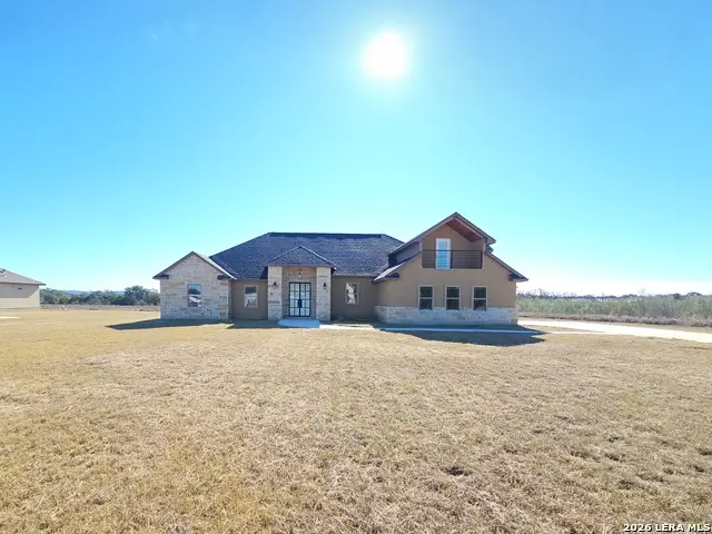 956 Horseshoe Falls, Bandera, TX 78003 - Image #2