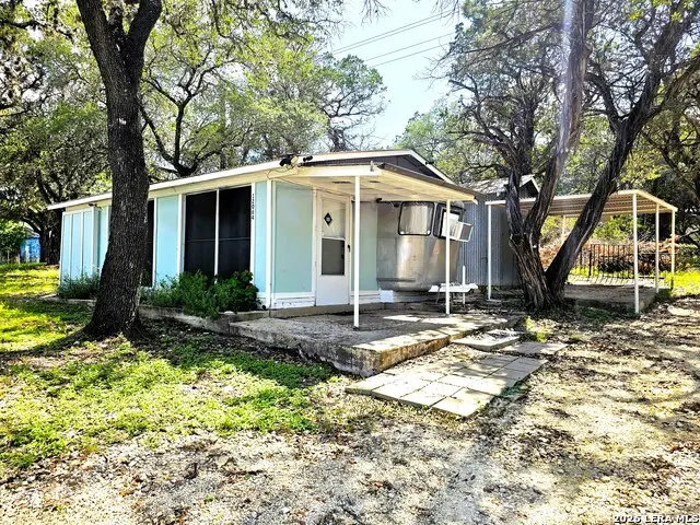 12064 Park Road 37, Lakehills, TX 78063 - Image #1