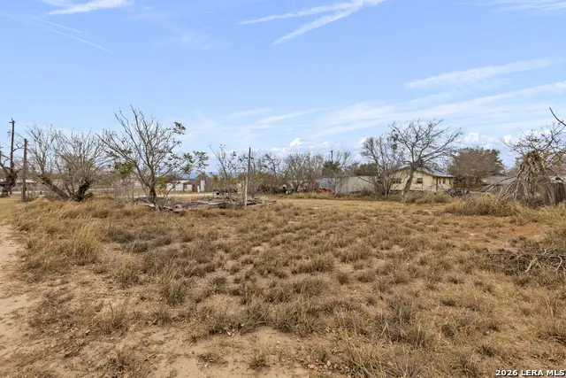 231 E 4th, Elmendorf, TX 78112 - Image #3