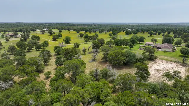 222 Flash Circle, Luling, TX 78648 - Image #1