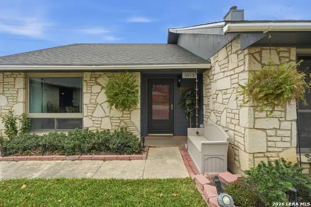 3913 Pecan Ct, Schertz, TX 78108 - Image #3