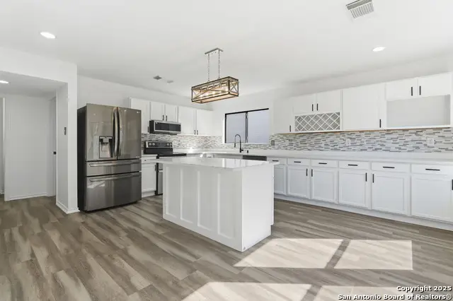 404 Ashley Park Circle, Schertz, TX 78154 - Image #2
