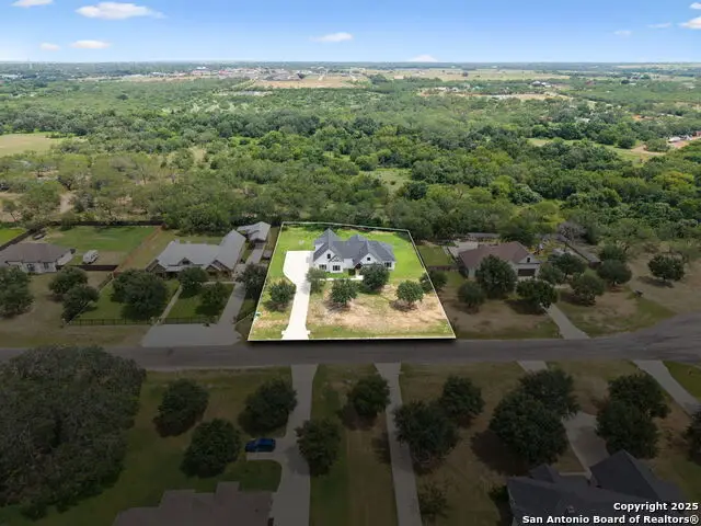 177 E Short Meadow Dr, Lytle, TX 78052 - Image #1