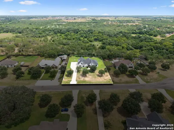 177 E Short Meadow Dr, Lytle, TX 78052