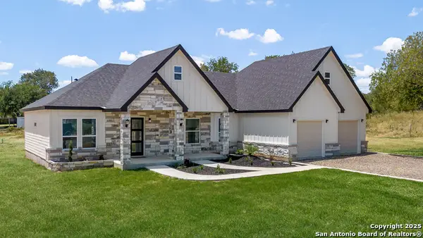 120 County Road 6852, Lytle, TX 78052