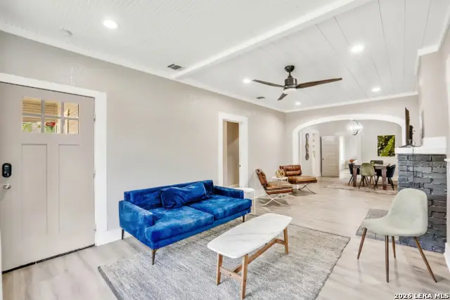 1108 Center St, San Antonio, TX 78202 - Image #2