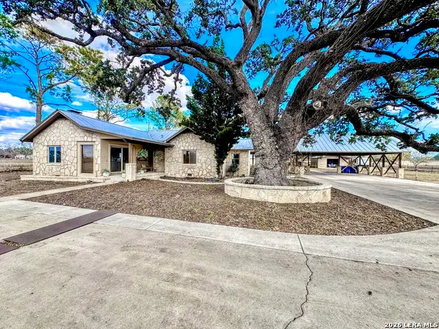 2828 2nd St, Pleasanton, TX 78064 - Image #2